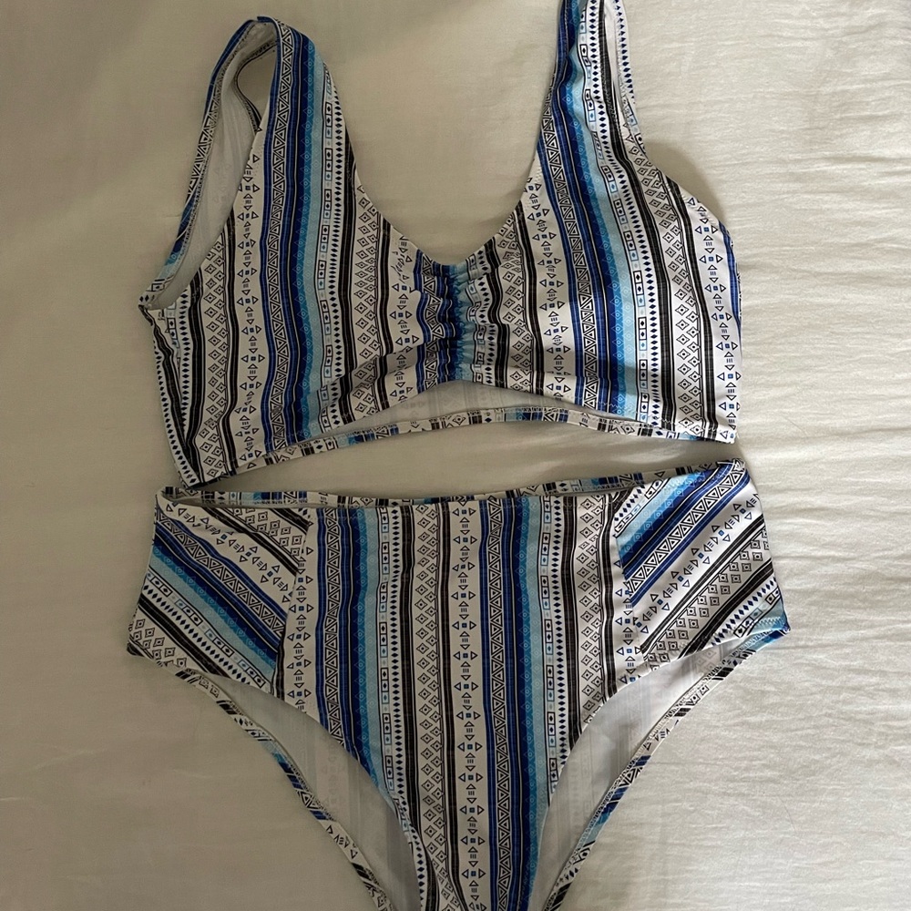 M/L Womens 2 piece high waisted bathing suite